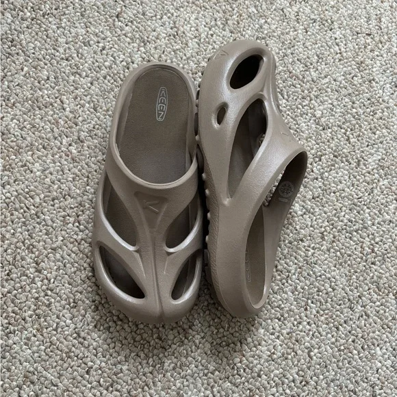 Keen Slip-On Clogs - Picture 3 of 6